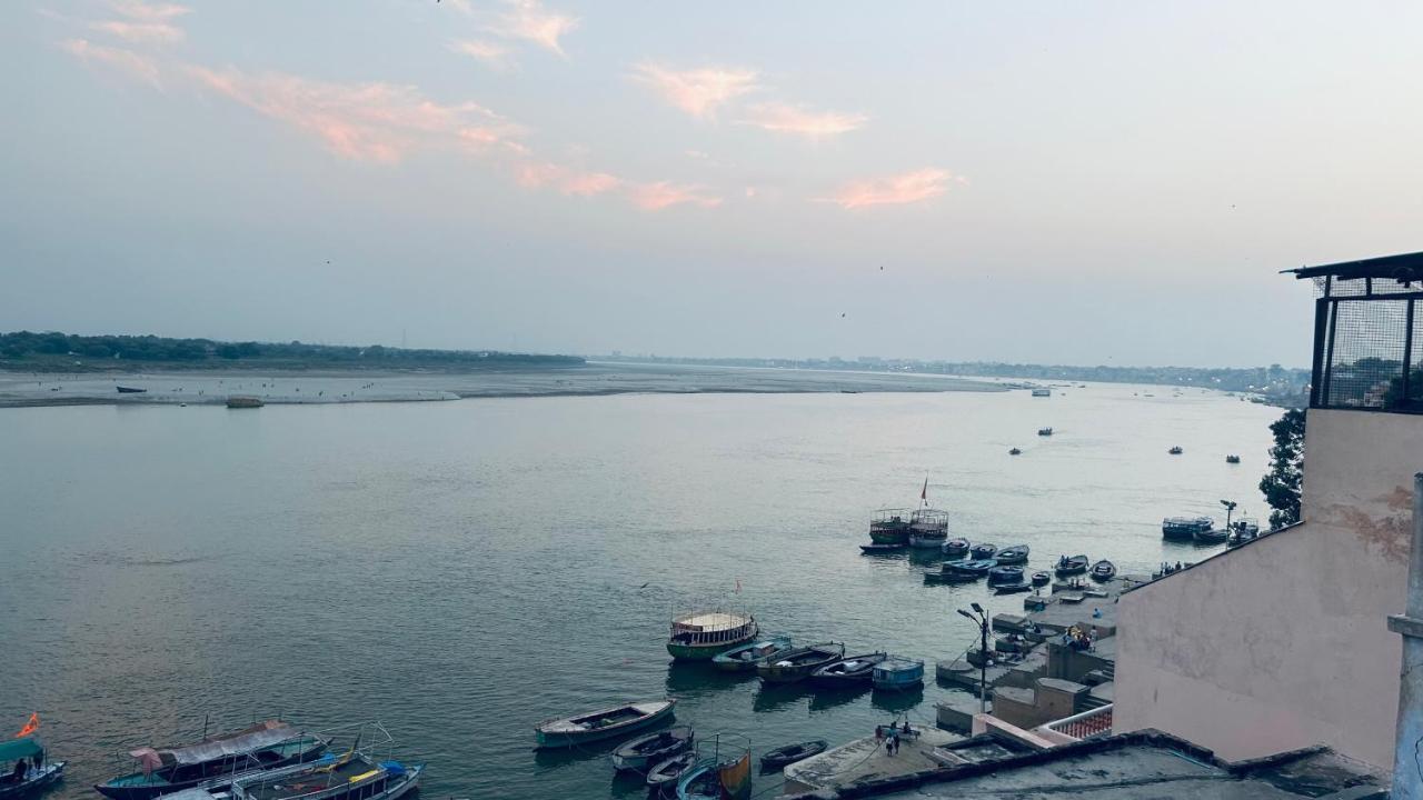 Tandon Lodge On The Ganga Ghat Homestay Варанасі Екстер'єр фото