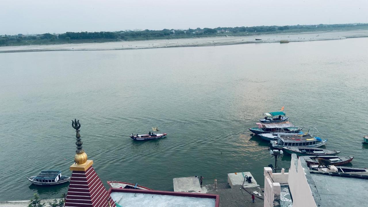 Tandon Lodge On The Ganga Ghat Homestay Варанасі Екстер'єр фото