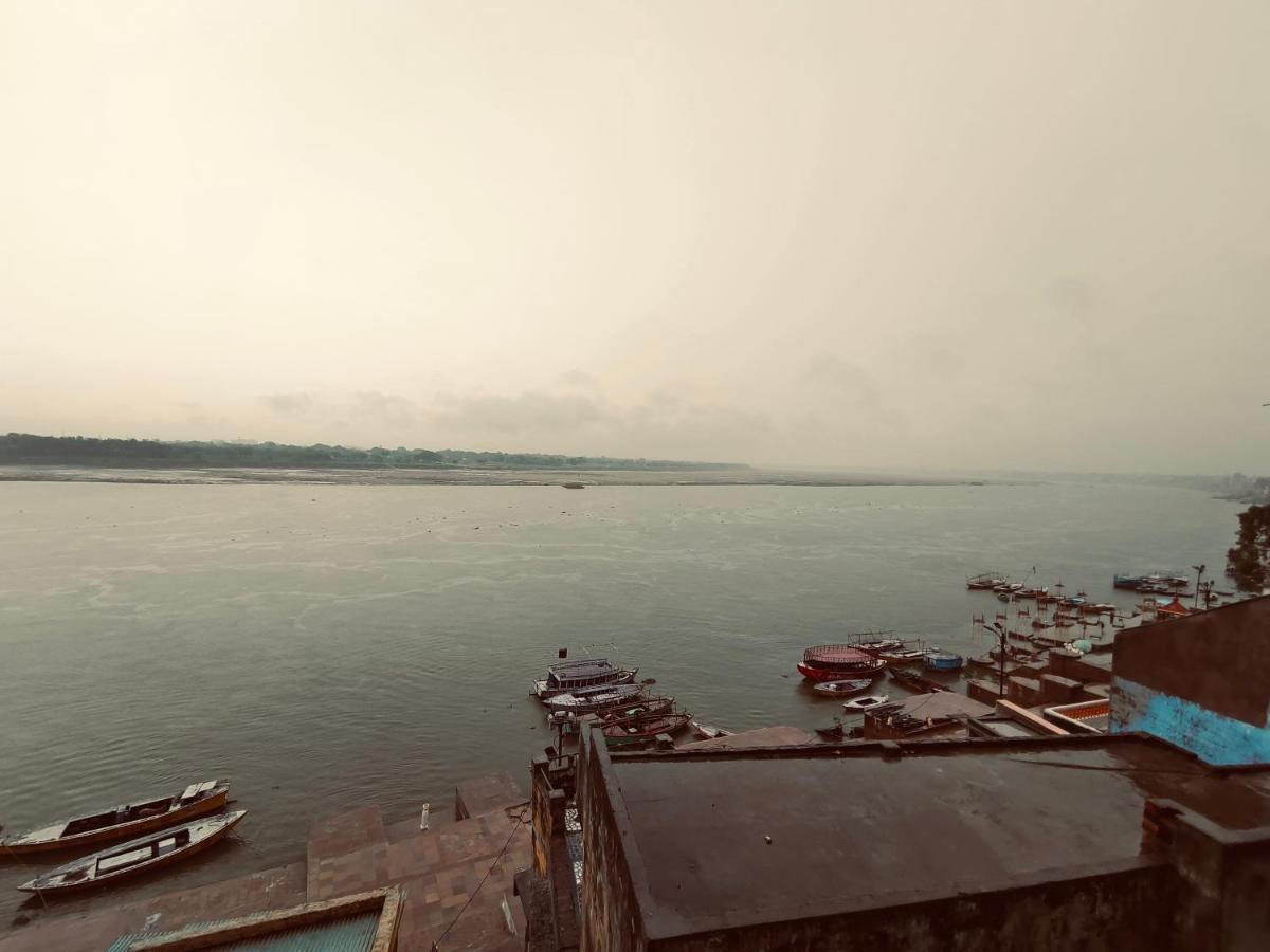 Tandon Lodge On The Ganga Ghat Homestay Варанасі Екстер'єр фото