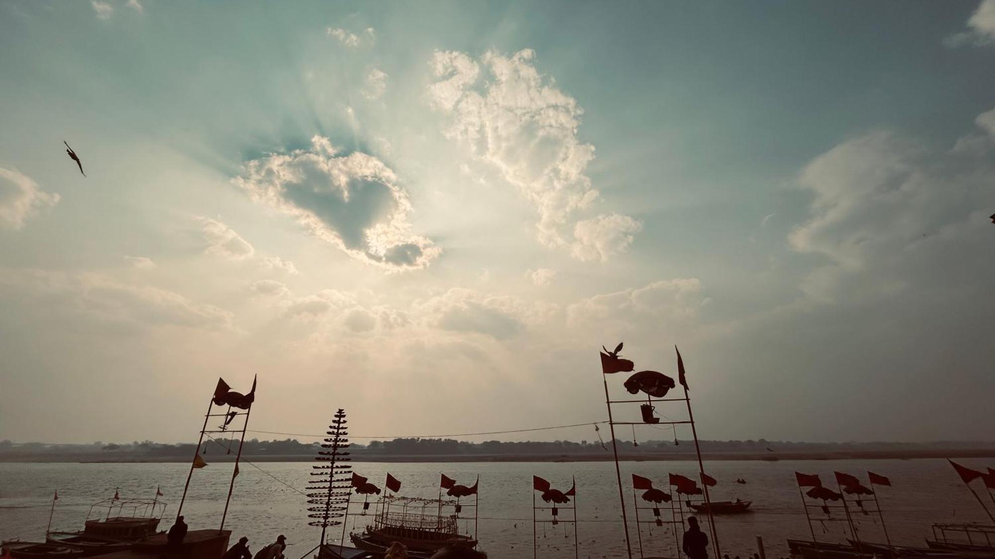 Tandon Lodge On The Ganga Ghat Homestay Варанасі Екстер'єр фото