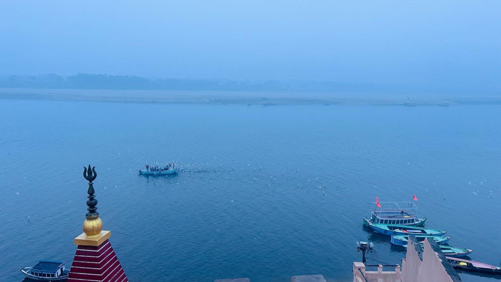 Tandon Lodge On The Ganga Ghat Homestay Варанасі Екстер'єр фото