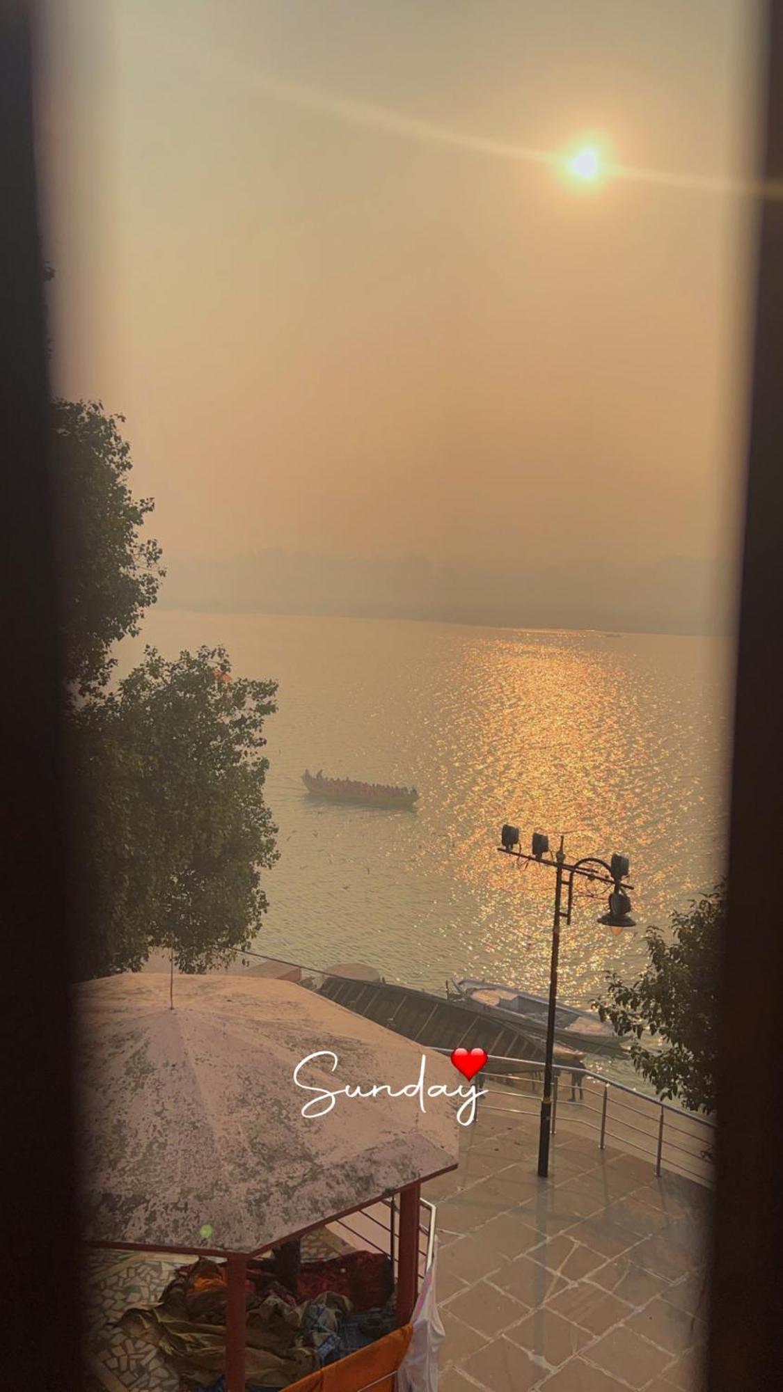 Tandon Lodge On The Ganga Ghat Homestay Варанасі Екстер'єр фото